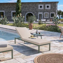 Lettino prendisole con schienale reclinabile in alluminio verde salvia e cuscino beige - Elitian